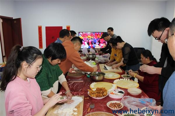 “就地过年”也是“在‘家’过年”