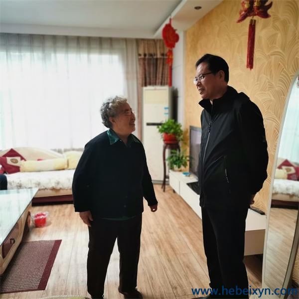 敬老慰问暖人心
